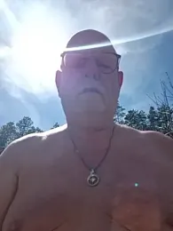 andrejoyfull64 — Stripchat stream photo (Apr 2026)