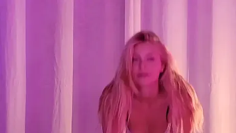 AnastasiaAniess — 在 stripchat 直播的网络摄像头模特