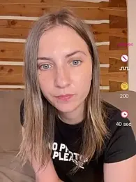 ViviVision99 — 在 stripchat 直播的网络摄像头模特