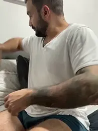 morfeoX — 在 stripchat 直播的网络摄像头模特