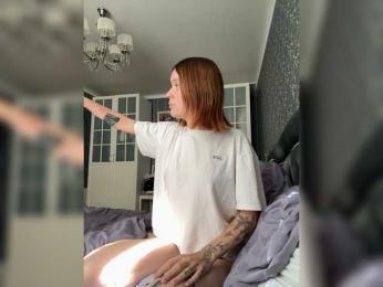 entityy — 在 bongacams 直播的网络摄像头模特