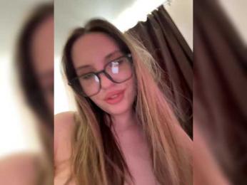 Cris_Mi — Bongacams stream photo (Apr 2026)