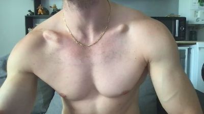 kenzo842 — 在 cam4 直播的网络摄像头模特