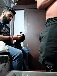 moustache72 — 在 stripchat 直播的网络摄像头模特