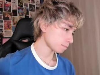 liamelf — 在 chaturbate 直播的网络摄像头模特