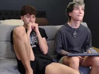 liamelf — 在 chaturbate 直播的网络摄像头模特