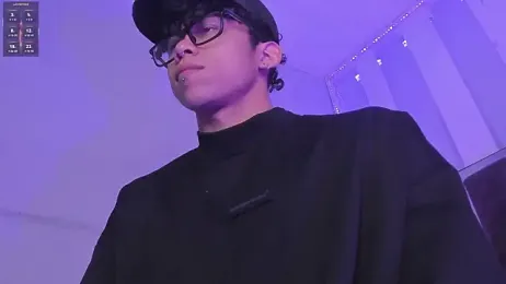 AkazaBoy_ — 在 stripchat 直播的网络摄像头模特