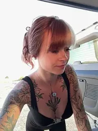 SallyDinosaur — 在 stripchat 直播的网络摄像头模特