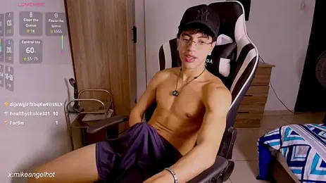 Angelligth — Stripchat stream photo (Aug 2026)