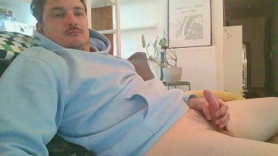 moinuxxx — 在 cam4 直播的网络摄像头模特