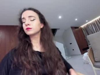 ehotlovea — 在 chaturbate 直播的网络摄像头模特