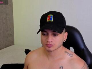 Ahiezer — 在 flirt4free 直播的网络摄像头模特