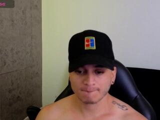 Ahiezer — 在 flirt4free 直播的网络摄像头模特