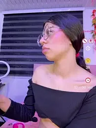 devaraquelle — Stripchat stream photo (May 2026)