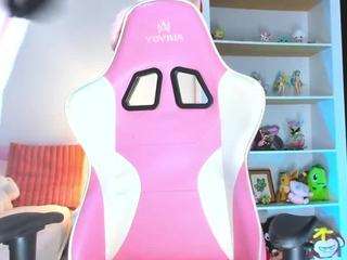 namiwolff — 在 camsoda 直播的网络摄像头模特