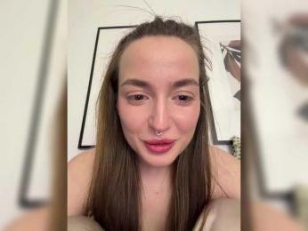 ChloeMeow — 在 bongacams 直播的网络摄像头模特