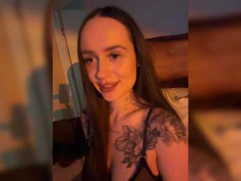 Italianka — 在 bongacams 直播的网络摄像头模特