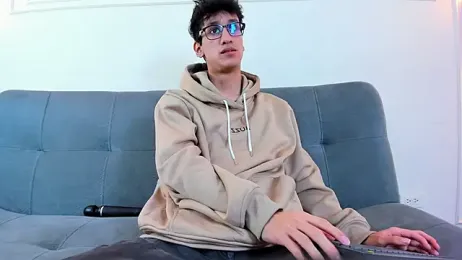 Cum_hunters — 在 stripchat 直播的网络摄像头模特