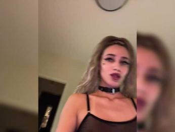 -SATIVA- — 在 bongacams 直播的网络摄像头模特