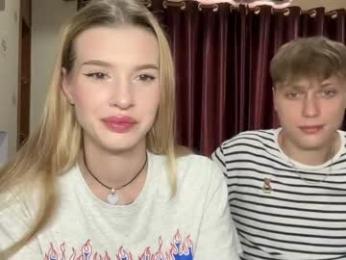 pussymoneywet — 在 chaturbate 直播的网络摄像头模特