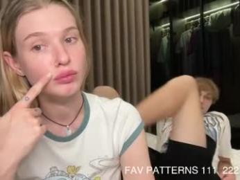 pussymoneywet — 在 chaturbate 直播的网络摄像头模特