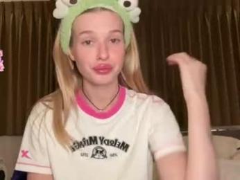 pussymoneywet — 在 chaturbate 直播的网络摄像头模特