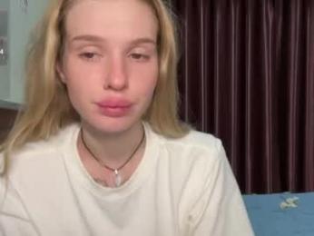 pussymoneywet — 在 chaturbate 直播的网络摄像头模特