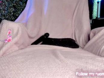 EmilyLopess — 在 bongacams 直播的网络摄像头模特