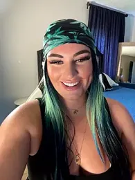 lovely_beast — 在 stripchat 直播的网络摄像头模特