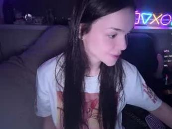 online_may — 在 chaturbate 直播的网络摄像头模特