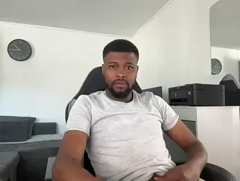 Luckymsa — Stripchat stream photo (Aug 2026)