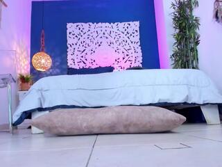 Coral Queen — 在 flirt4free 直播的网络摄像头模特