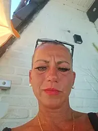 housewifebella — Stripchat profile photo
