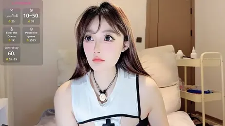 eveminii — 在 stripchat 直播的网络摄像头模特