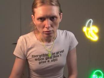 velvettgirl — 在 chaturbate 直播的网络摄像头模特