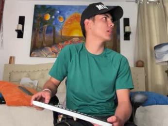 adams_ricci — 在 chaturbate 直播的网络摄像头模特