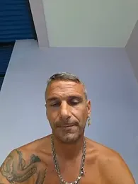 benouz93270 — Stripchat stream photo (Aug 2026)