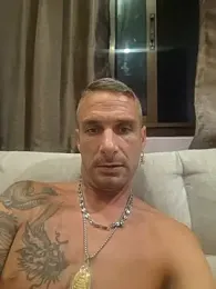 benouz93270 — Stripchat stream photo (Aug 2026)