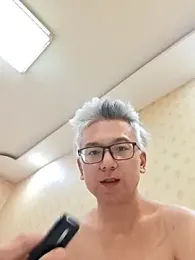 leoUSIR — Stripchat stream photo (Apr 2026)