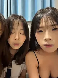 yang818 — 在 stripchat 直播的网络摄像头模特