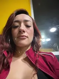 ariiel_ — 在 stripchat 直播的网络摄像头模特
