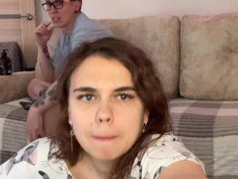 live-sexy1 — 在 bongacams 直播的网络摄像头模特