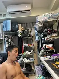 deansu0819 — 在 stripchat 直播的网络摄像头模特
