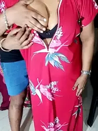 Pyasi-bhabhi — Stripchat stream photo (Aug 2025)