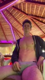 PianoTobe — 在 cam4 直播的网络摄像头模特