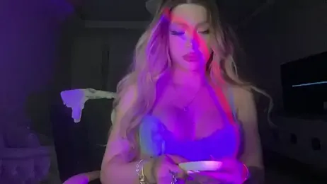 petitebeauty — 在 stripchat 直播的网络摄像头模特