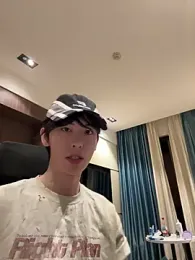 1a1a1alll — 在 stripchat 直播的网络摄像头模特