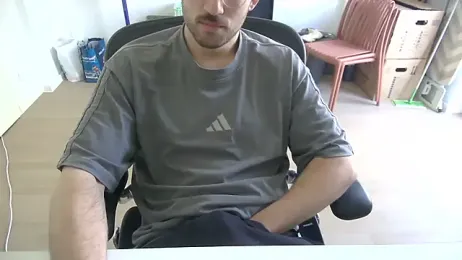 taallguyy_196 — 在 stripchat 直播的网络摄像头模特