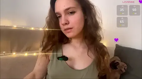 AliKnop — 在 stripchat 直播的网络摄像头模特