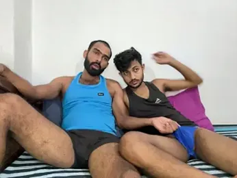 DesiDaddyandSon — 在 stripchat 直播的网络摄像头模特